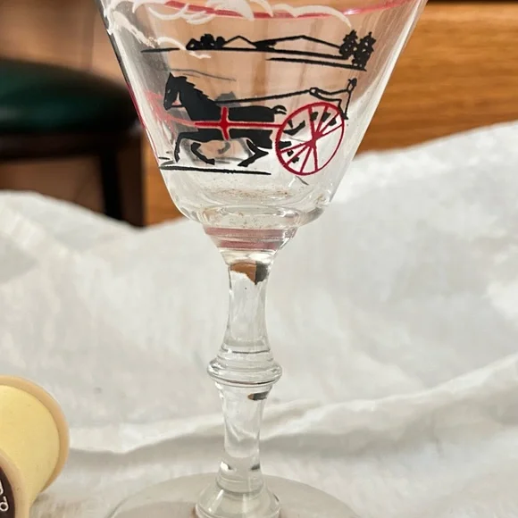 Vintage Horse and Carriage Glass - Picture 3 of 4
